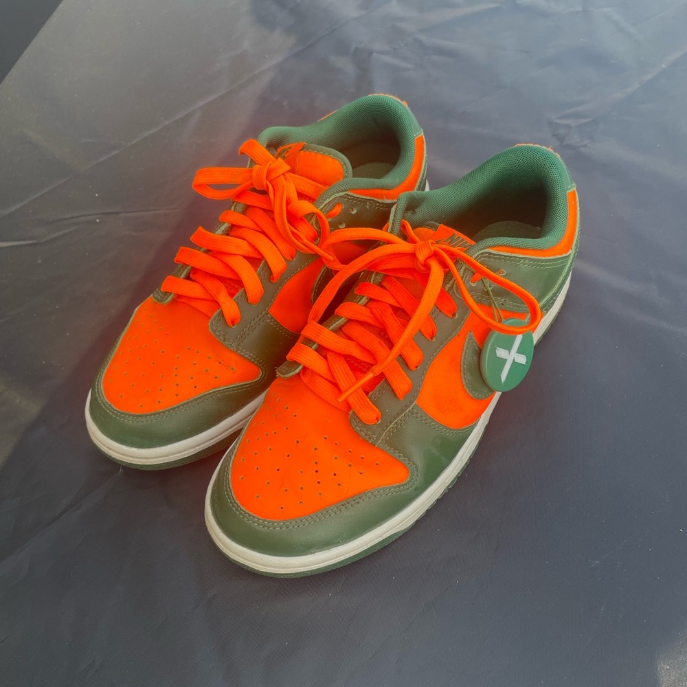 Hurricane dunks low size 8 men